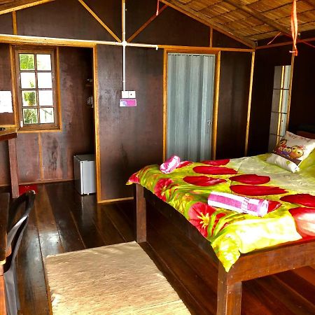 Beachfront Hut Upstairs Astra - Beach Shack Chalet Kampong Juara Exterior foto