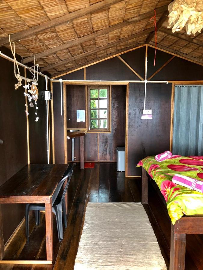 Beachfront Hut Upstairs Astra - Beach Shack Chalet Kampong Juara Exterior foto