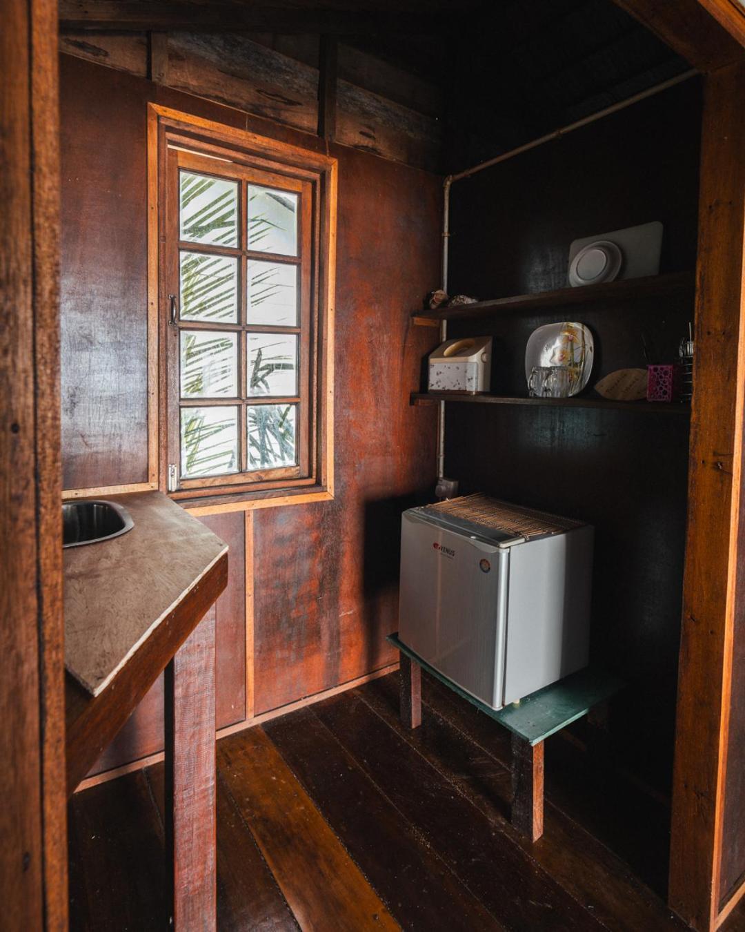 Beachfront Hut Upstairs Astra - Beach Shack Chalet Kampong Juara Exterior foto